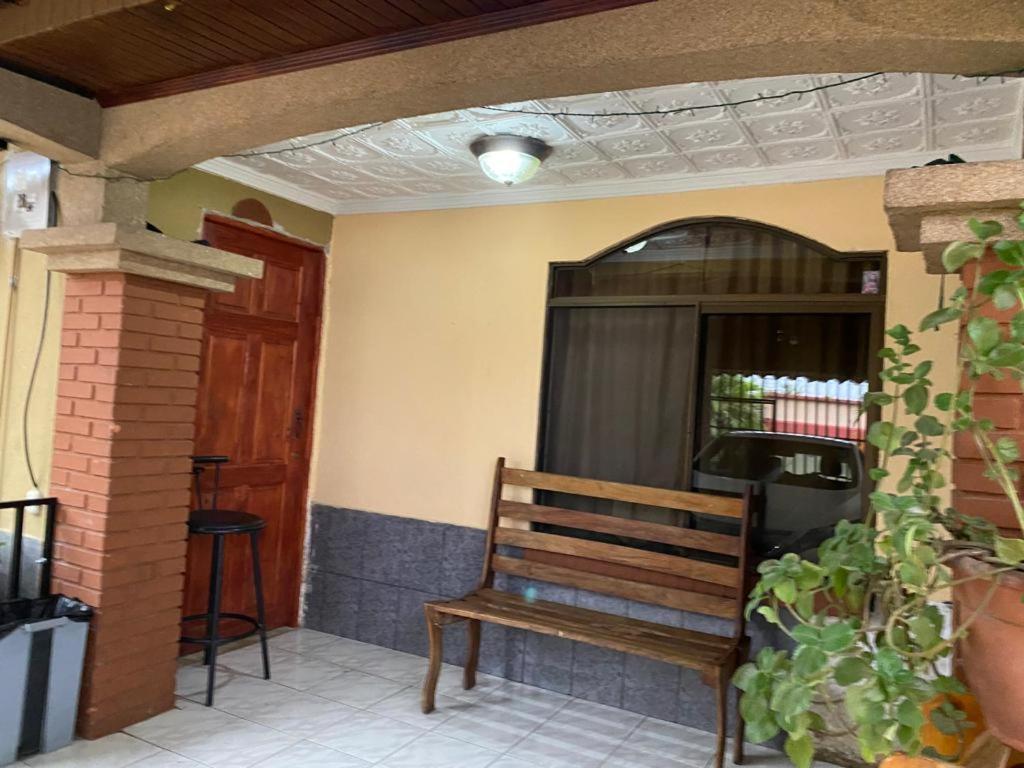 Casa Lupita Alajuela Διαμέρισμα Εξωτερικό φωτογραφία